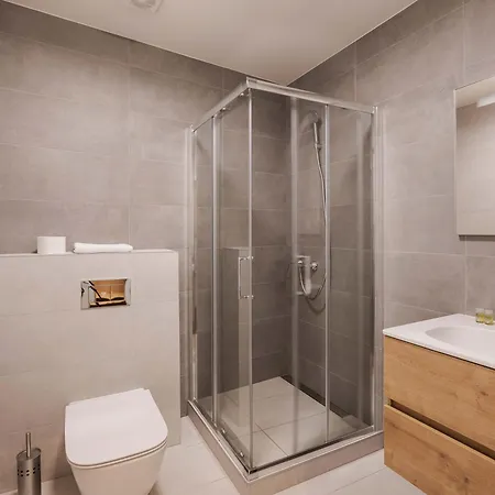 Gardinn - Free Parking And Quiet Garden Hotel 3*