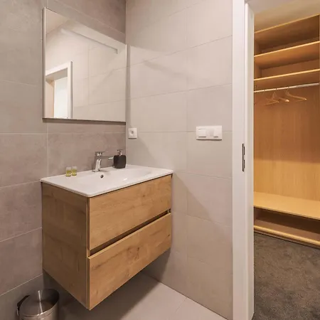 Hotel Gardinn - Free Parking And Quiet Garden 3*