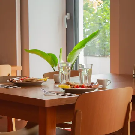 Gardinn - Free Parking And Quiet Garden Hotel Bratislava