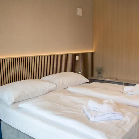 Gardinn - Free Parking And Quiet Garden Hotel Bratislava