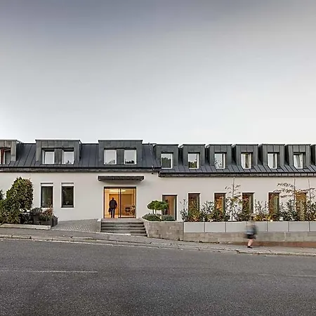 Hotel Gardinn - Free Parking And Quiet Garden 3*