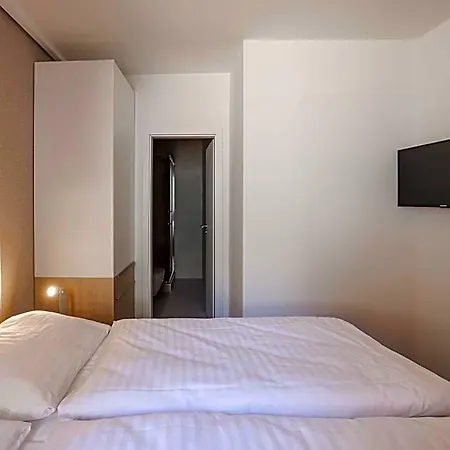 Gardinn - Free Parking And Quiet Garden 3*