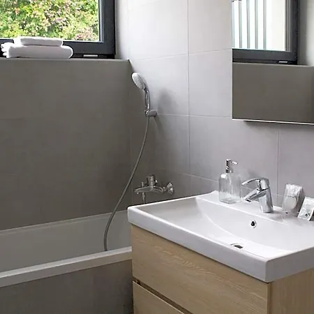 Gardinn - Free Parking And Quiet Garden Hotel 3*