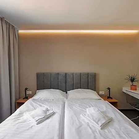 Gardinn - Free Parking And Quiet Garden Hotel 3*