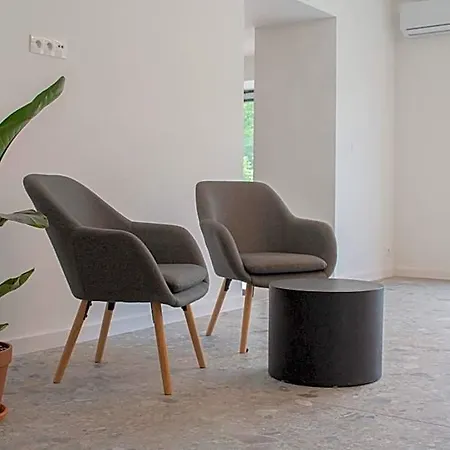 Hotel Gardinn - Free Parking And Quiet Garden Bratislava