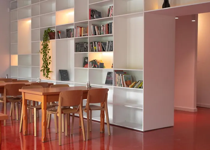 Taxis - New فندق براتسيلافا