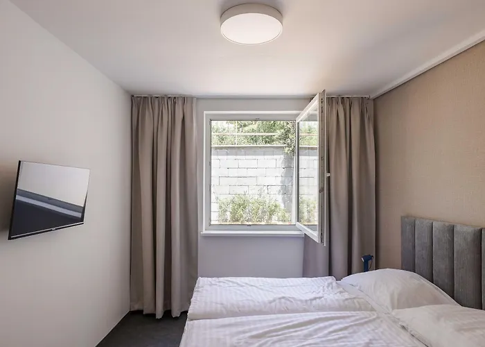 Hotel Taxis - New 2*